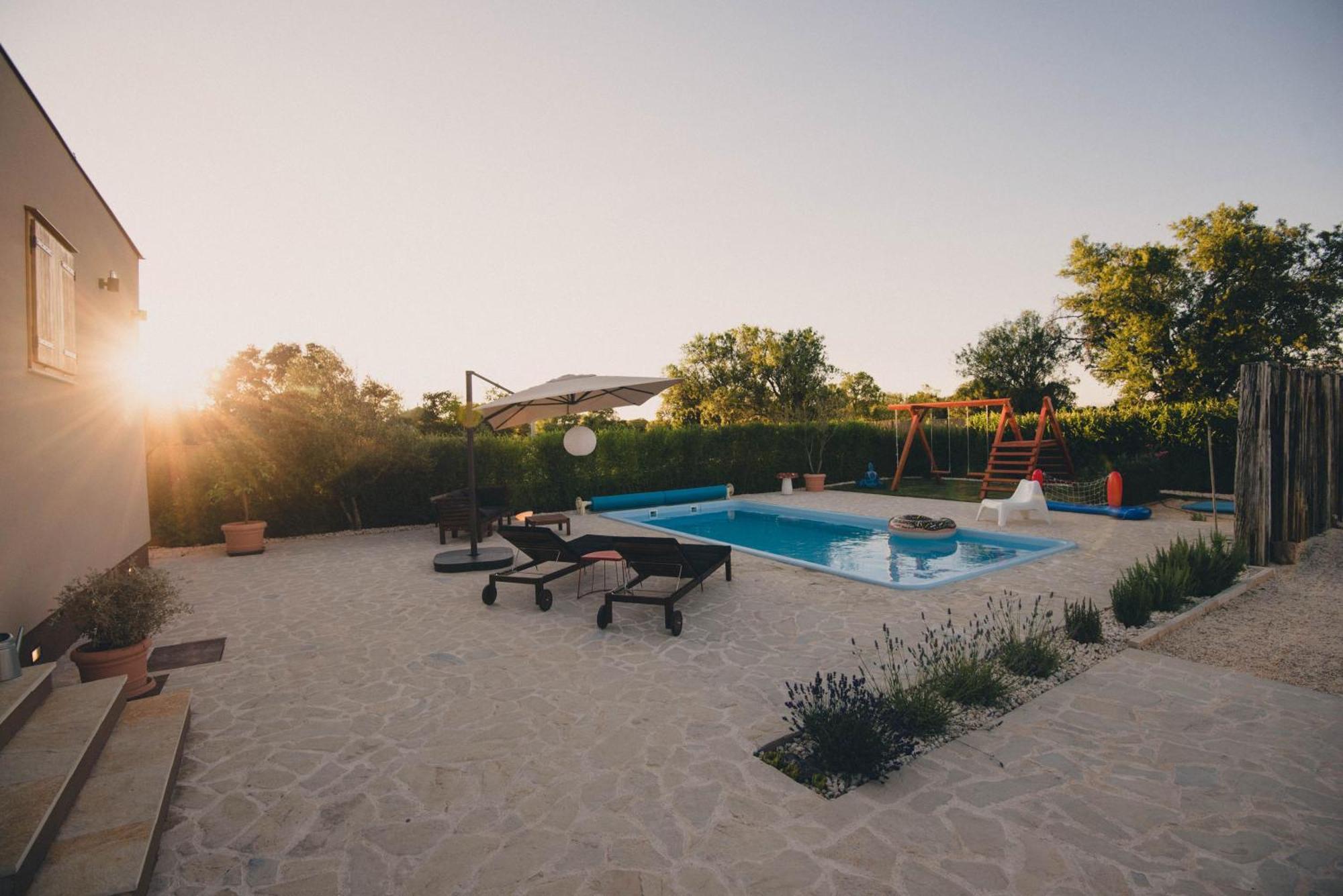 Cozy Country Home With Heated Outdoor Pool Sibenik Bagian luar foto